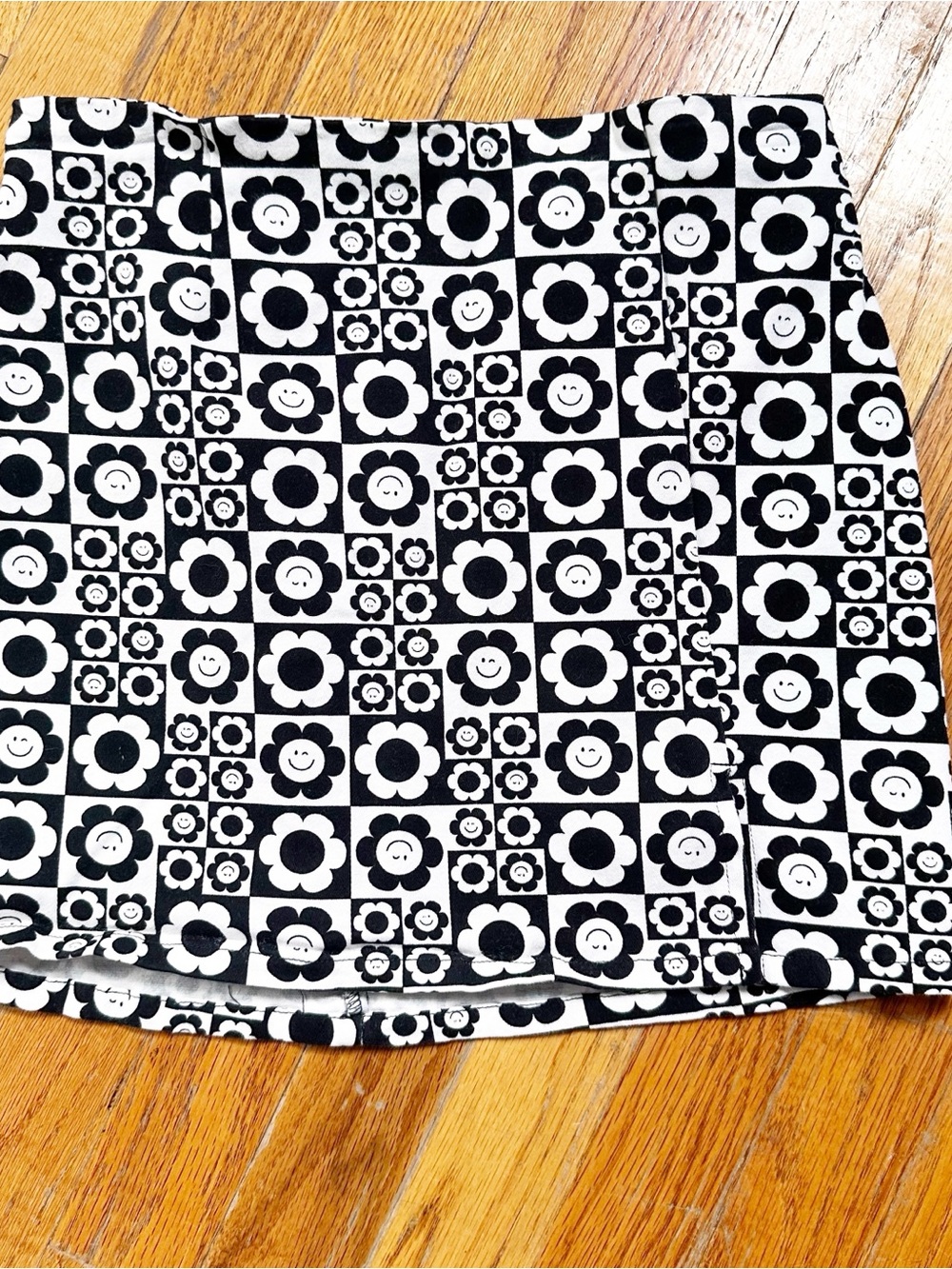 Black & White Smiley Floral Mini Skirt Art Class